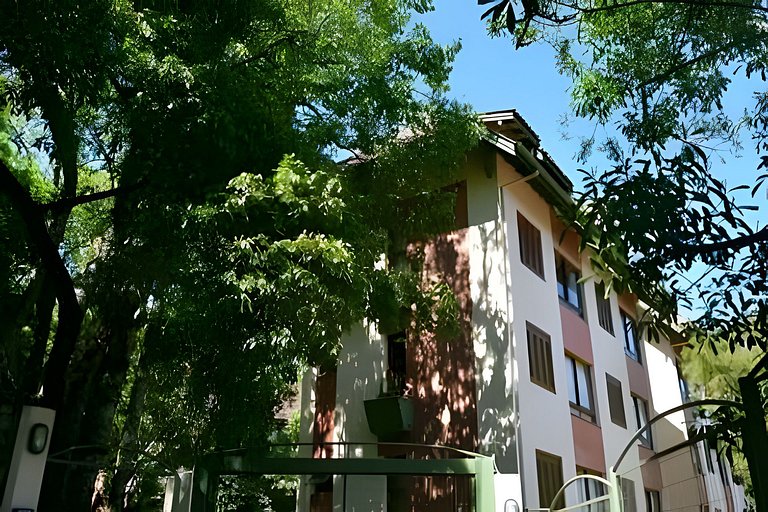 Apto Gramado a pé! Ar cond, Tv Smart, Wi-fi, Vaga!