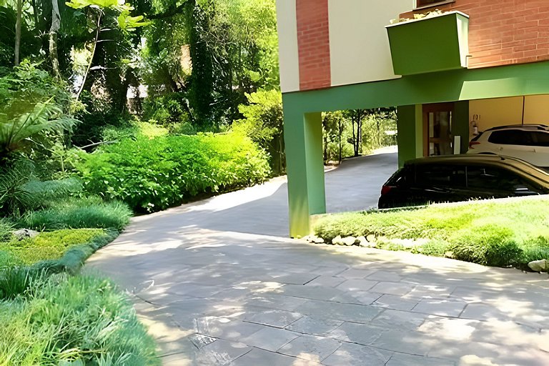 Apto Gramado a pé! Ar cond, Tv Smart, Wi-fi, Vaga!
