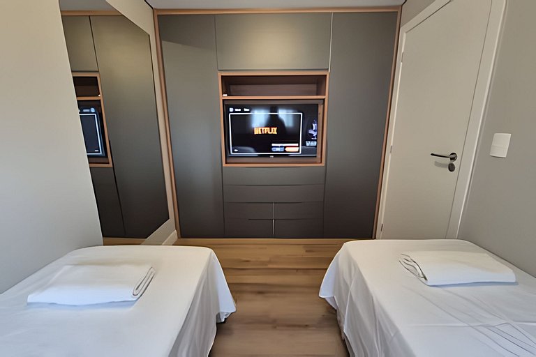 Follow Gramado - Fantastic 2-bedroom with a little square