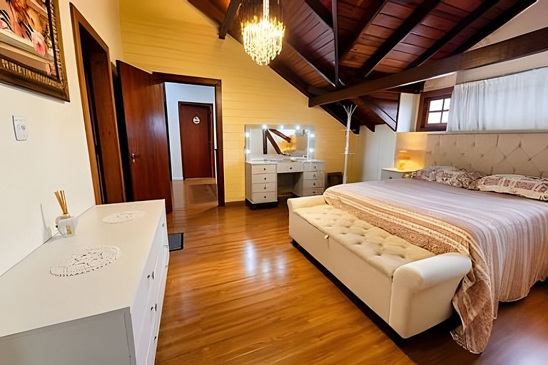 Siga Gramado- Cobertura Linda! 2 vagas no Centro!