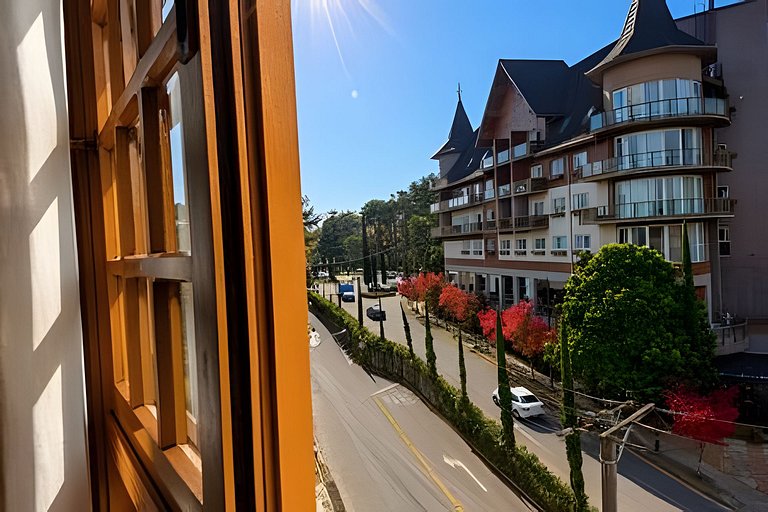 Siga Gramado- Cobertura Linda! 2 vagas no Centro!
