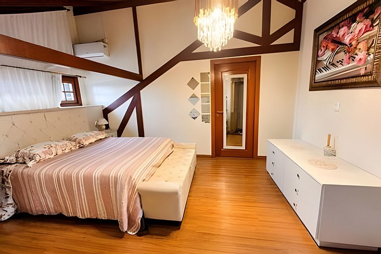 Siga Gramado- Cobertura Linda! 2 vagas no Centro!