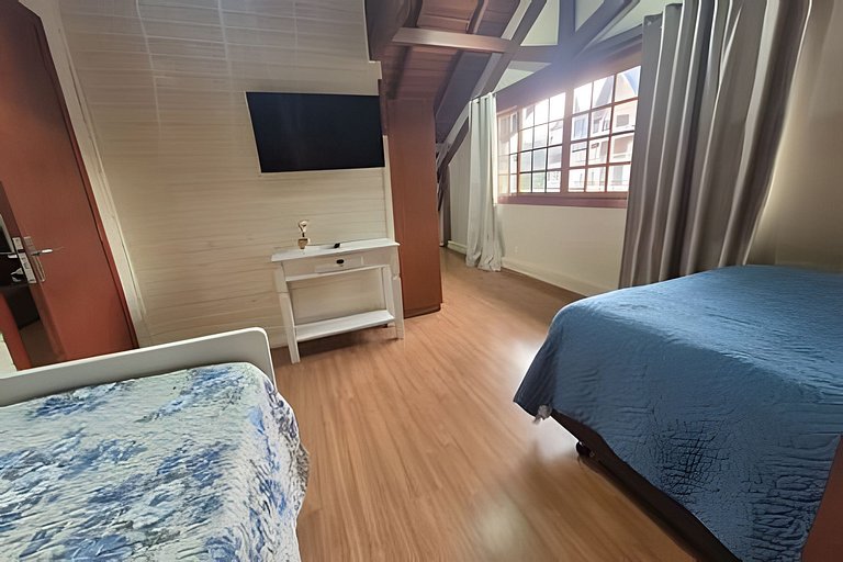 Siga Gramado- Cobertura Linda! 2 vagas no Centro!